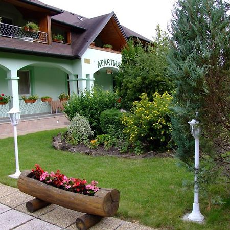 Rajna Apartmanhaz Bogacs Bagian luar foto